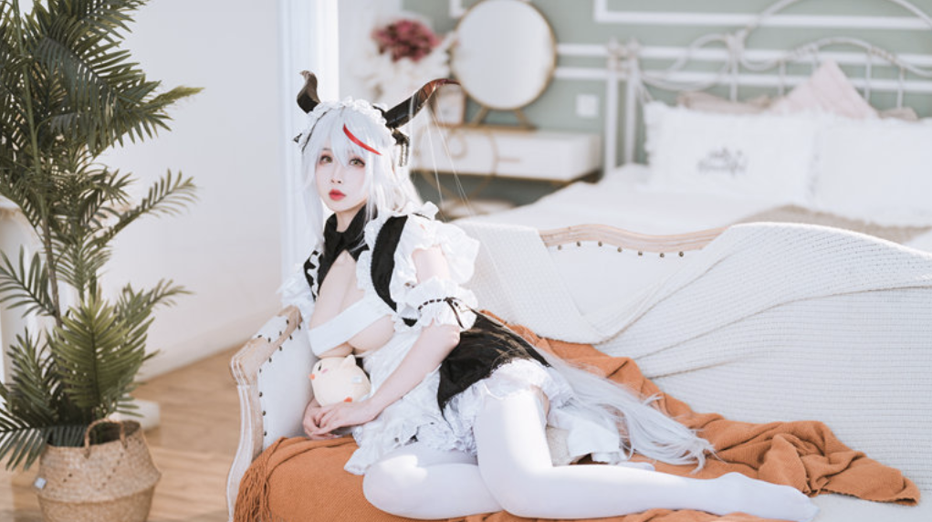 图片[1]-rioko凉凉子用露臀Cosplay勾勒二次元的妖娆线条-喵图坊